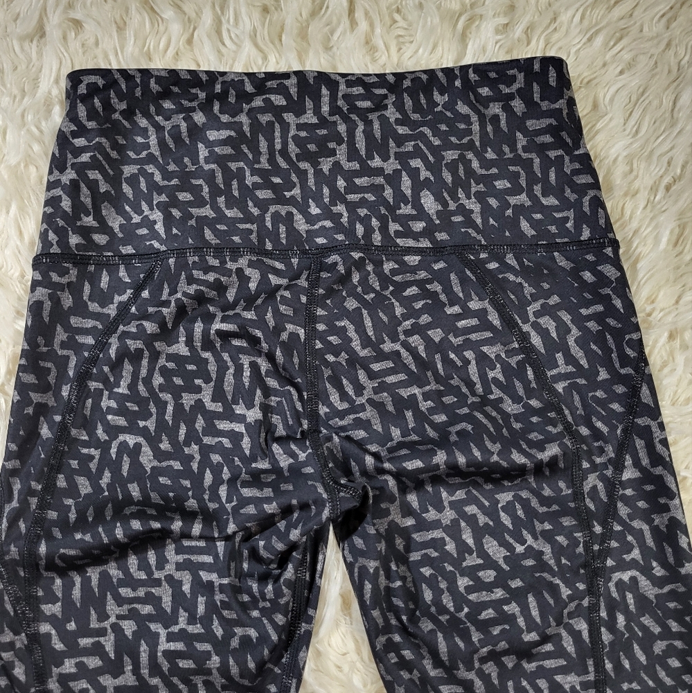 Lululemon Geometric Print Pocket Zipper Leggings Size 4 - Picture 12 of 14
